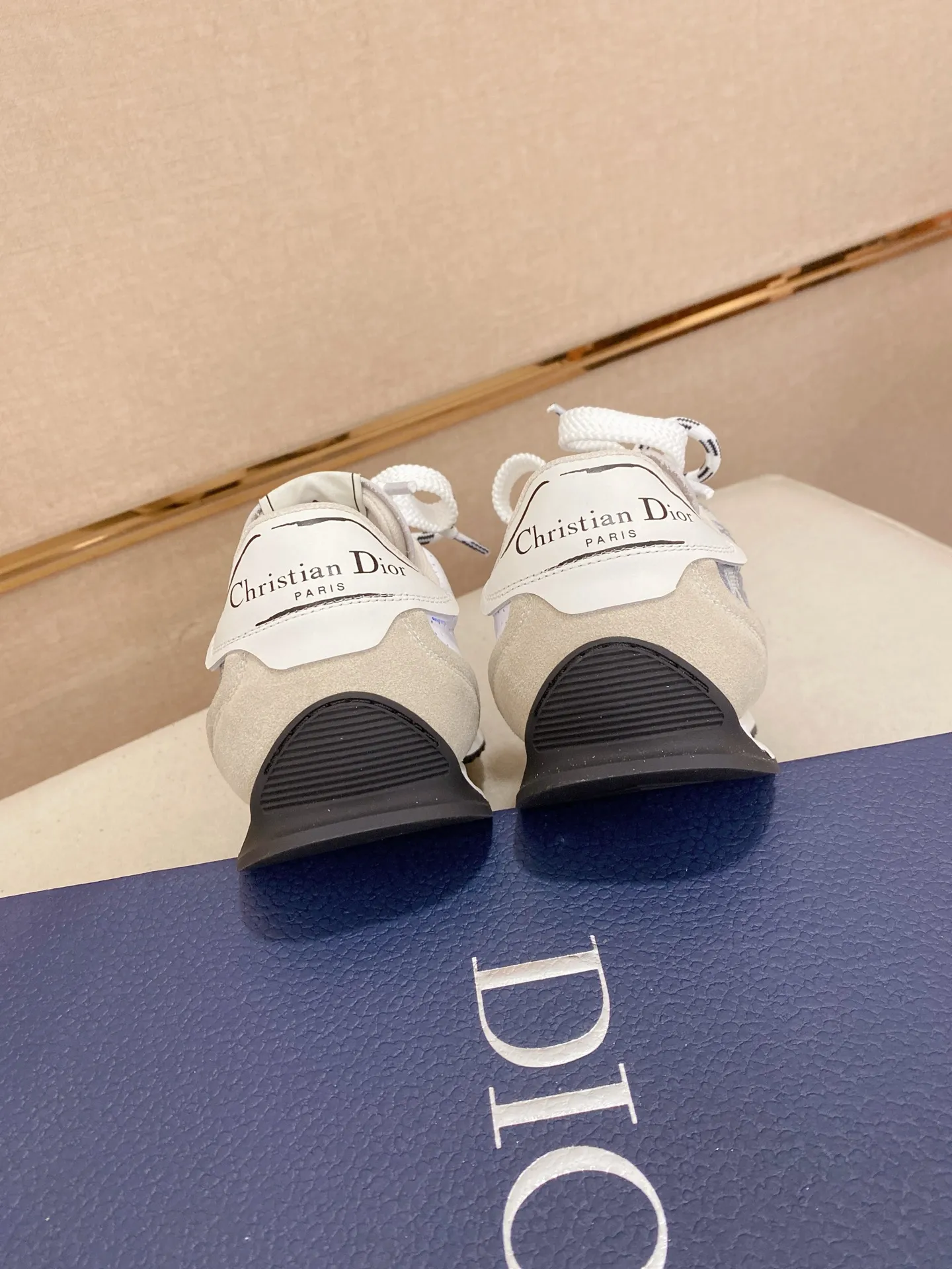 Men's shoes💰: 500💰Couple style💏 [Dior·Dior] New casual sports style men's shoes, new spring and summer design, perfect workmanship, lace-up lazy style to create wardrobe quality, upper: imported first-layer cowhide, mesh breathable lining soft and comfortable, ultra-light TPU wear-resistant outsole, simple, versatile fashion men's shoes, excellent color code number 35--44. (45,46 customized items are not returnable or exchangeable)